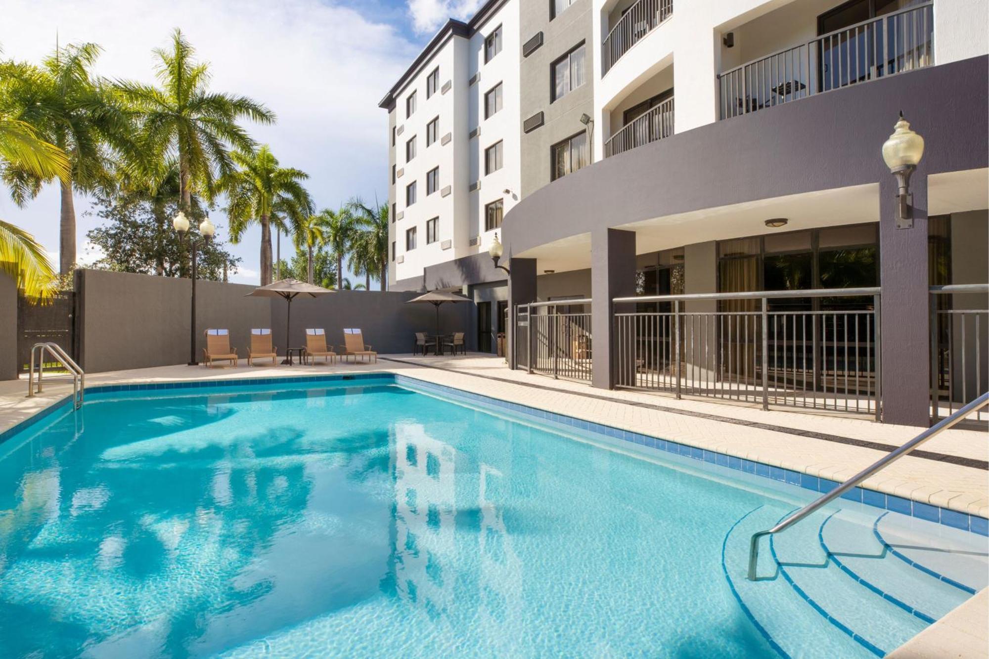 Courtyard By Marriott Miami At Dolphin Mall Sweetwater Extérieur photo