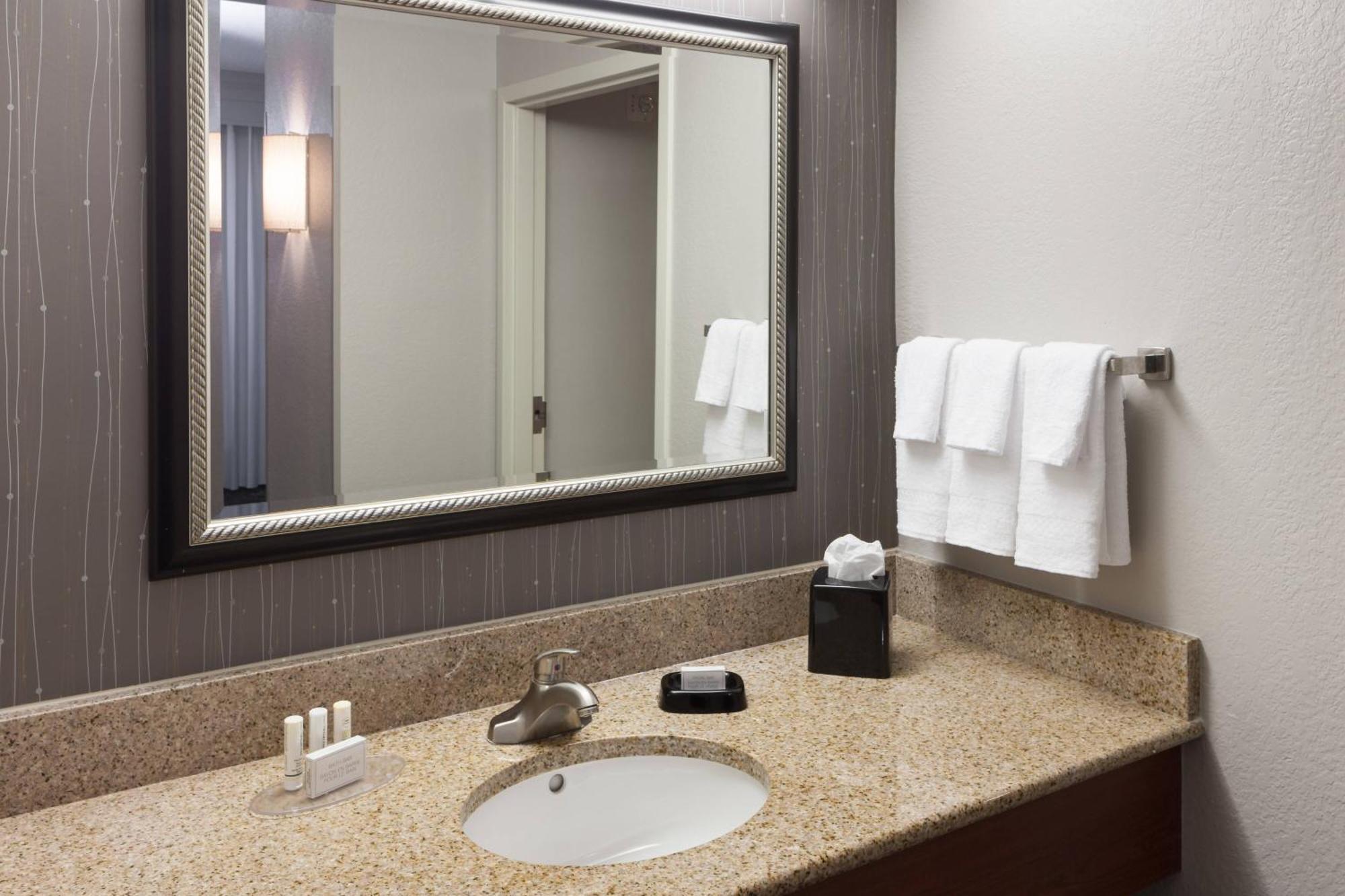 Courtyard By Marriott Miami At Dolphin Mall Sweetwater Extérieur photo