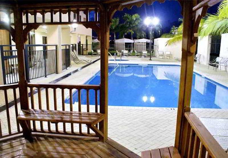 Courtyard By Marriott Miami At Dolphin Mall Sweetwater Extérieur photo